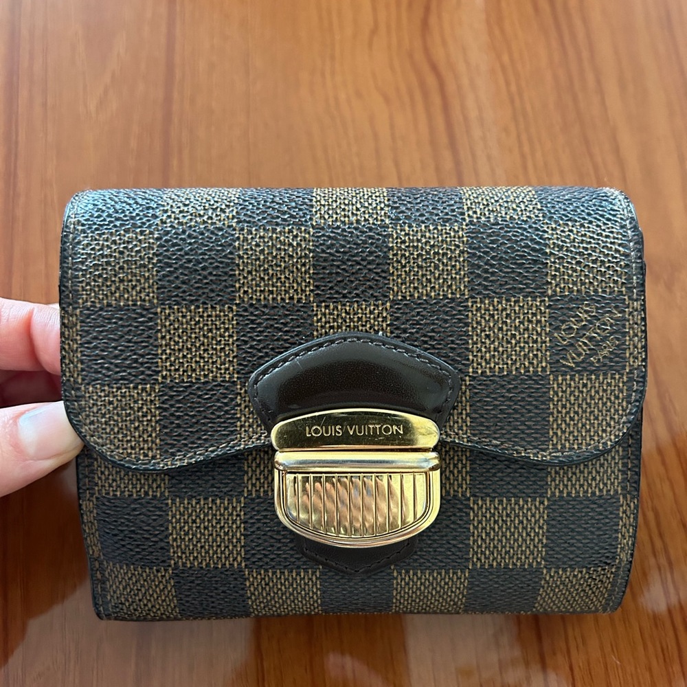 Louis Vuitton Checkered Damier Wallet pocket photo pocket zippy